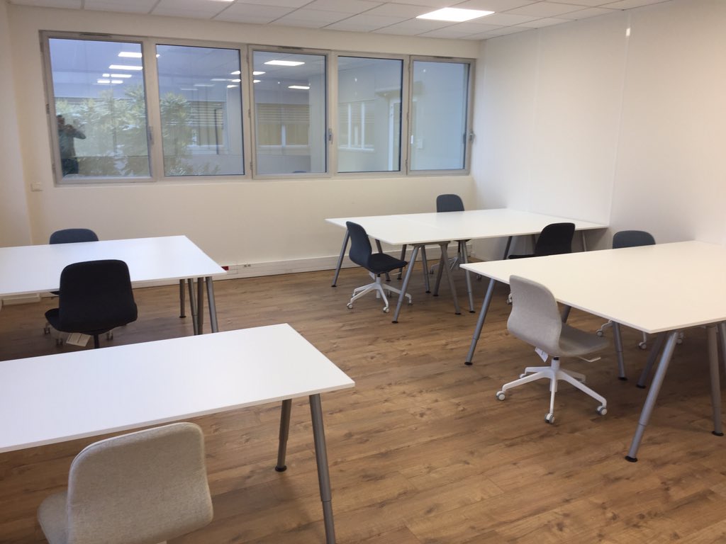 YannickBiet's tweet image. Réflexion de Florent : c'est vachement lumineux ! #panneauLED