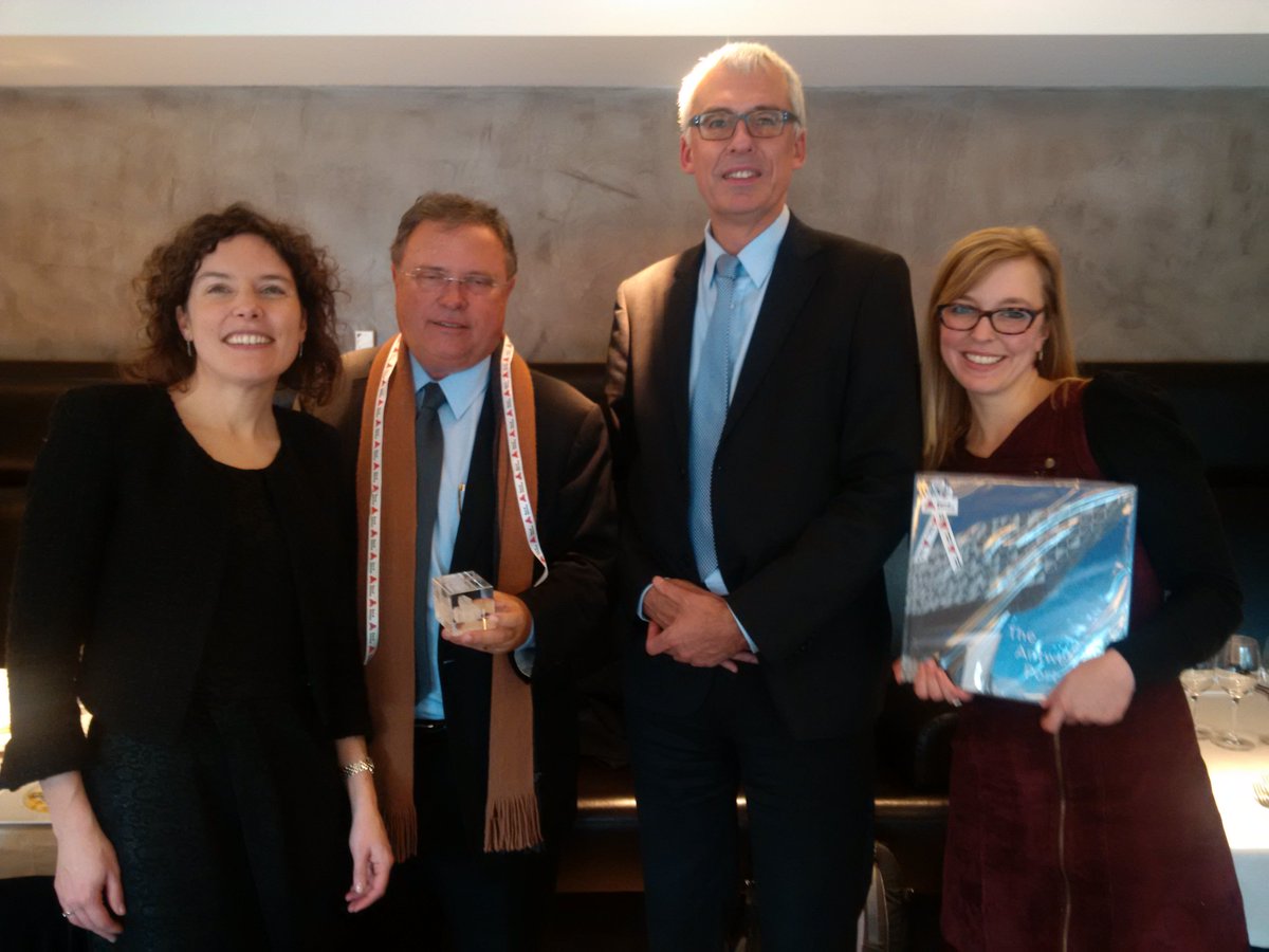 Brazilian Minister of Agriculture @BlairoMaggi gets informed about the many facilities for perishables in our #portofantwerp. #fruittrade