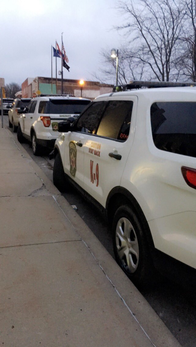 SheriffClayCo's tweet photo. Happy Friday! 😃 We're almost ready to #TweetAlong! 🚔 https://t.co/oCevFObU7d