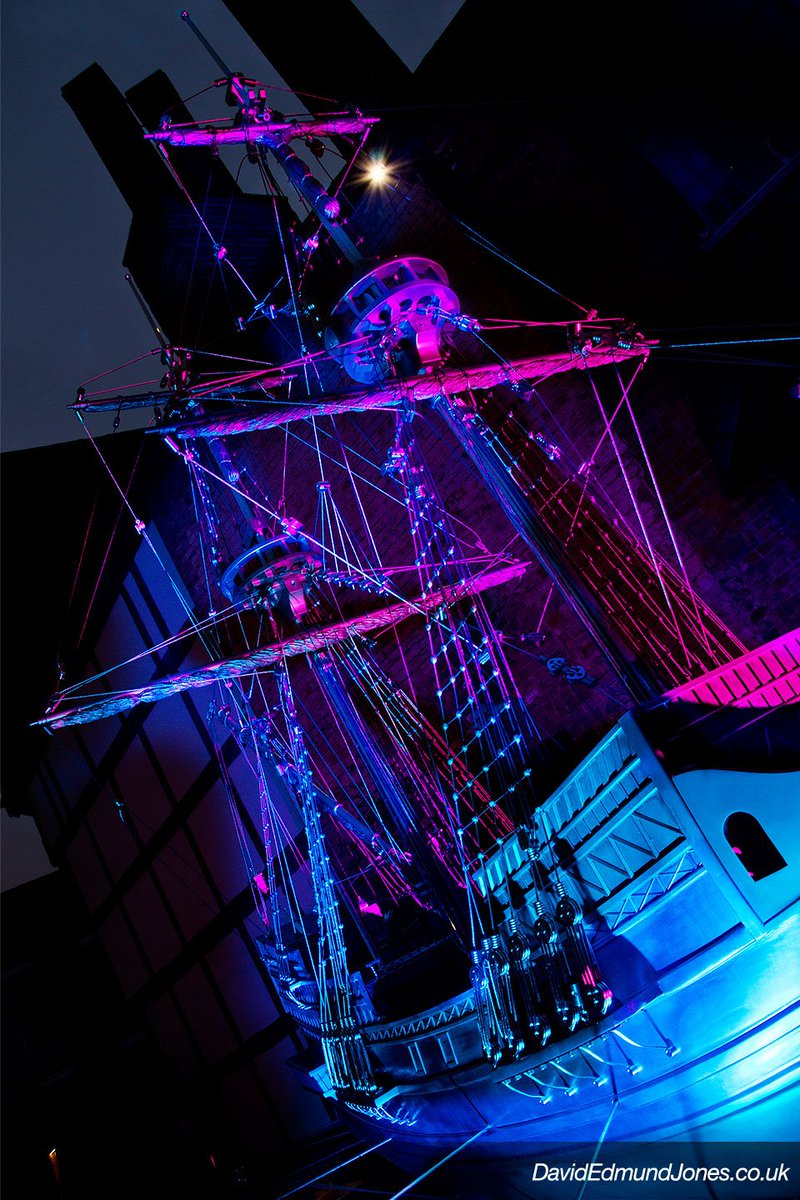 DEJPhotos's tweet photo. These creations are amazing - check out @ShakespeareBT New Place. #suahour Need darkness pls!! https://t.co/NVUVBIm8zj