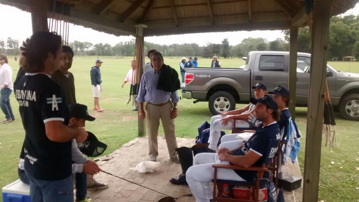 asocdepolo's tweet photo. #EliminatoriasAustralia2017 El equipo argentino en el palenque, a minutos del encuentro frente a Perú a las 10.30 hs. VAMOS ARGENTINA!!! https://t.co/QbhEWsyrkW