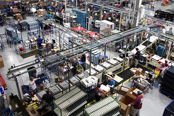 EthanC_2073's tweet photo. Post about your first impressions of manufacturing. I thought it was a huge complex system that required everyone to work in unison. https://t.co/mI3ck5F2Z4
