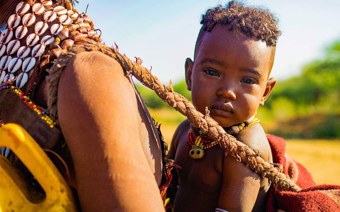 omarreda's tweet photo. Baby from the #Hamar #tribe in #Omo_Valley, #Ethiopia. #natgeo #timewireless https://t.co/L3G1M4SJ0H