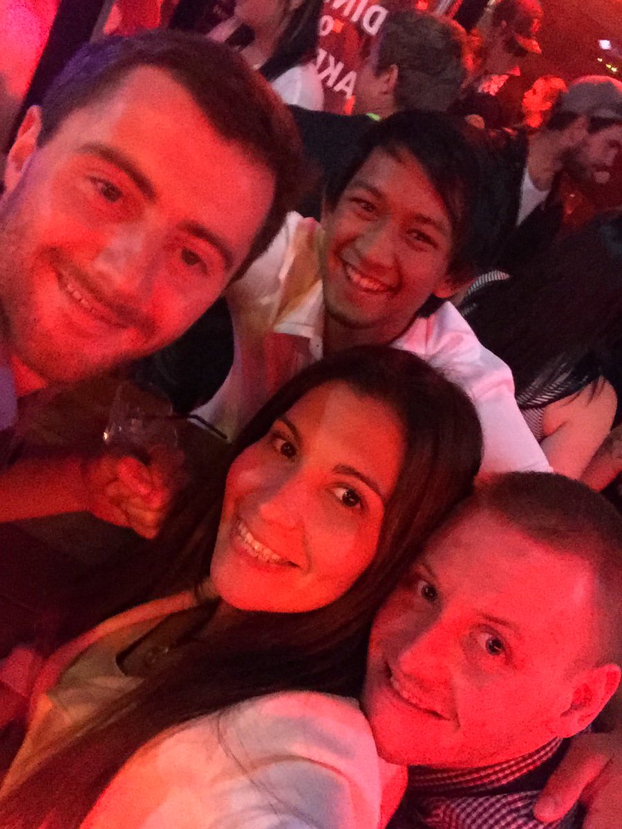 Alereyesval's tweet photo. Friday night 🎉 https://t.co/TADTEW8C2P