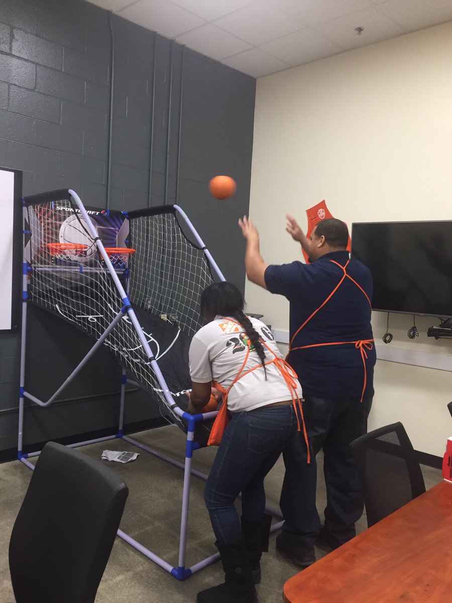 MToby2742's tweet photo. @asm212230 @1117Cooper @thehomedepot @SallyGansiorTHD @2701Depot CJ and Ashley go head to head! #NFAWD #MWJAN2017 https://t.co/MFcvSswn7r