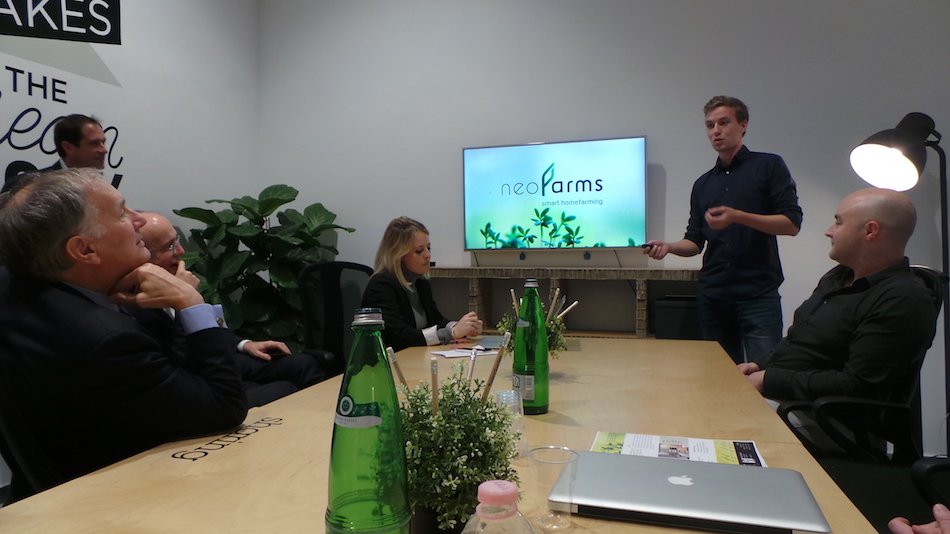startup_italia's tweet photo. La verdura sempre fresca in frigo con idroponica e tecnologia NASA. NeoFarms https://t.co/xCd0Js3zaT #hydroponics https://t.co/T023pckdJD