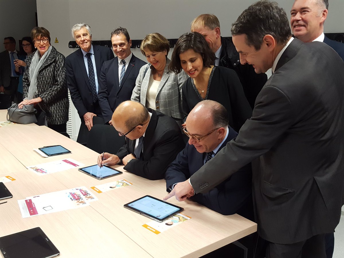 acrennes's tweet photo. Découverte du projet #intuiscript le cahier numérique de l'écolier réalisé en partenariat avec @acrennes et testé par les écoliers https://t.co/kEUm5VVLAd