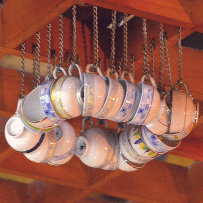 SerendipiTeaUSA's tweet photo. Not so sure you want to swing from this chandelier, but you can definitely sip from it. #tea #teatime #teadecor #teacups https://t.co/I3u8DL14TZ