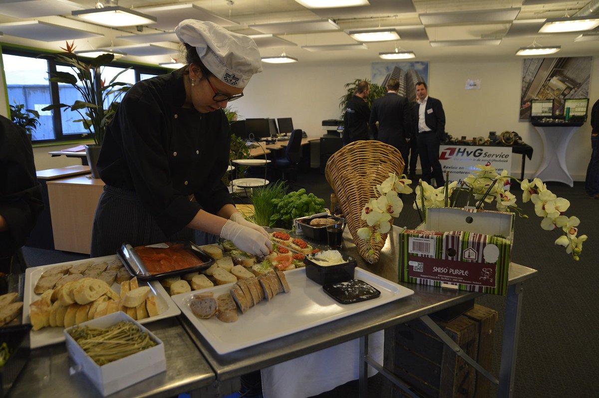 ElstarCatering's tweet photo. Gisteren hebben wij de nieuwjaarsreceptie mogen verzorgen voor SkyLift B.V. Een gezellige middag met heerlijke hapjes en drankjes. #catering https://t.co/axwdt1CVK4