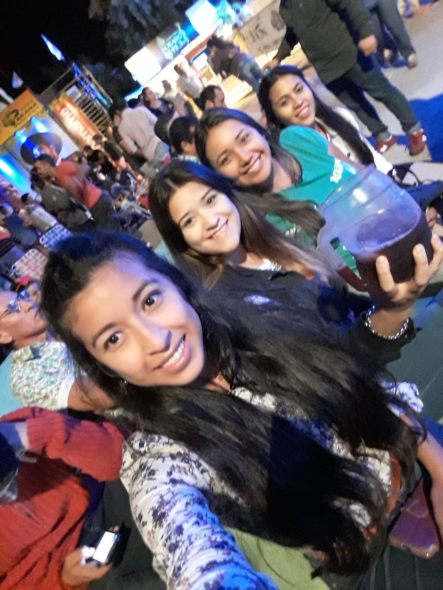 YaniMedina1's tweet photo. #FNCH2017 #ADNChamame7 😛😛😛 https://t.co/Cinzv5Bu2o