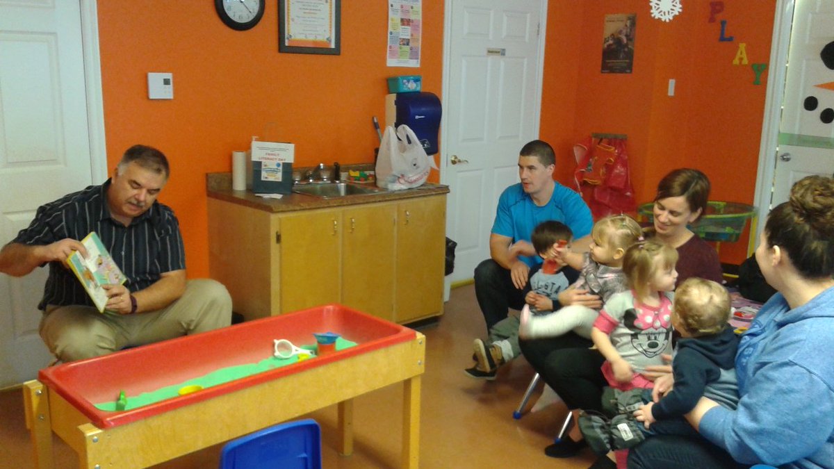 FORCCornerBrook's tweet photo. Thanks Mayor Pender for reading for Family Literacy Day @NLLaubach @charlespendercb #ireadfor15 https://t.co/61D3Wj8bcZ