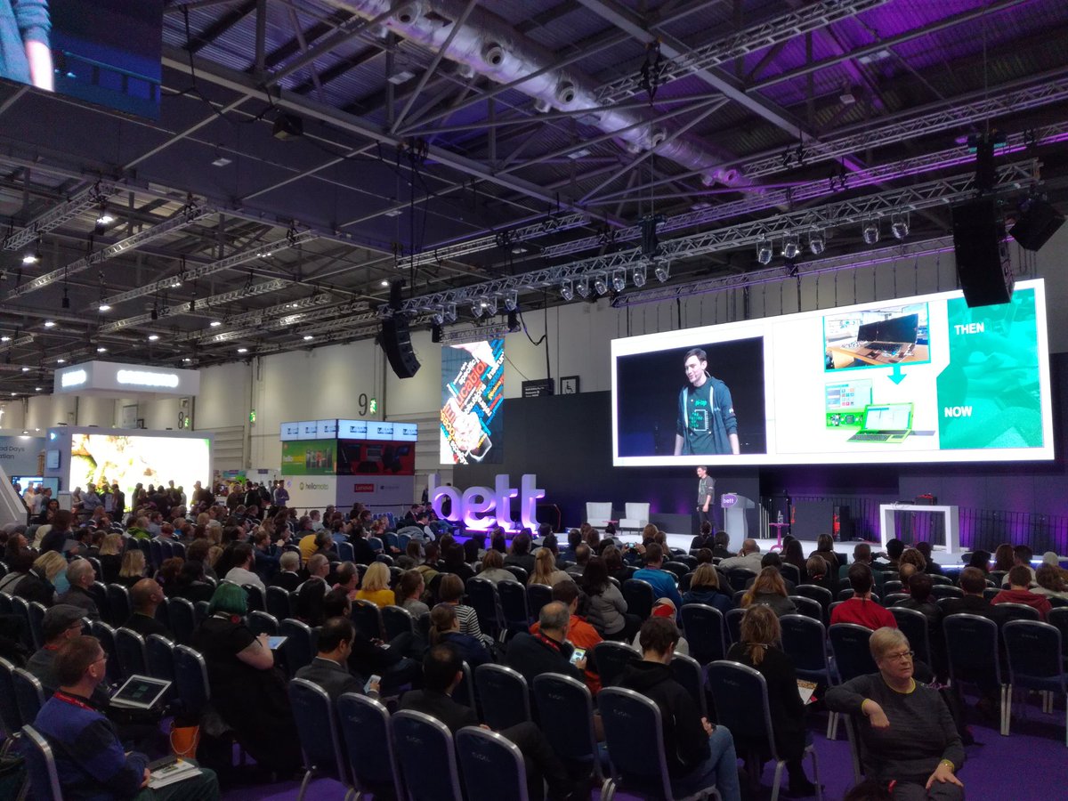 Brunacrisvbs's tweet photo. #Bett2017 https://t.co/hjruq0RNad