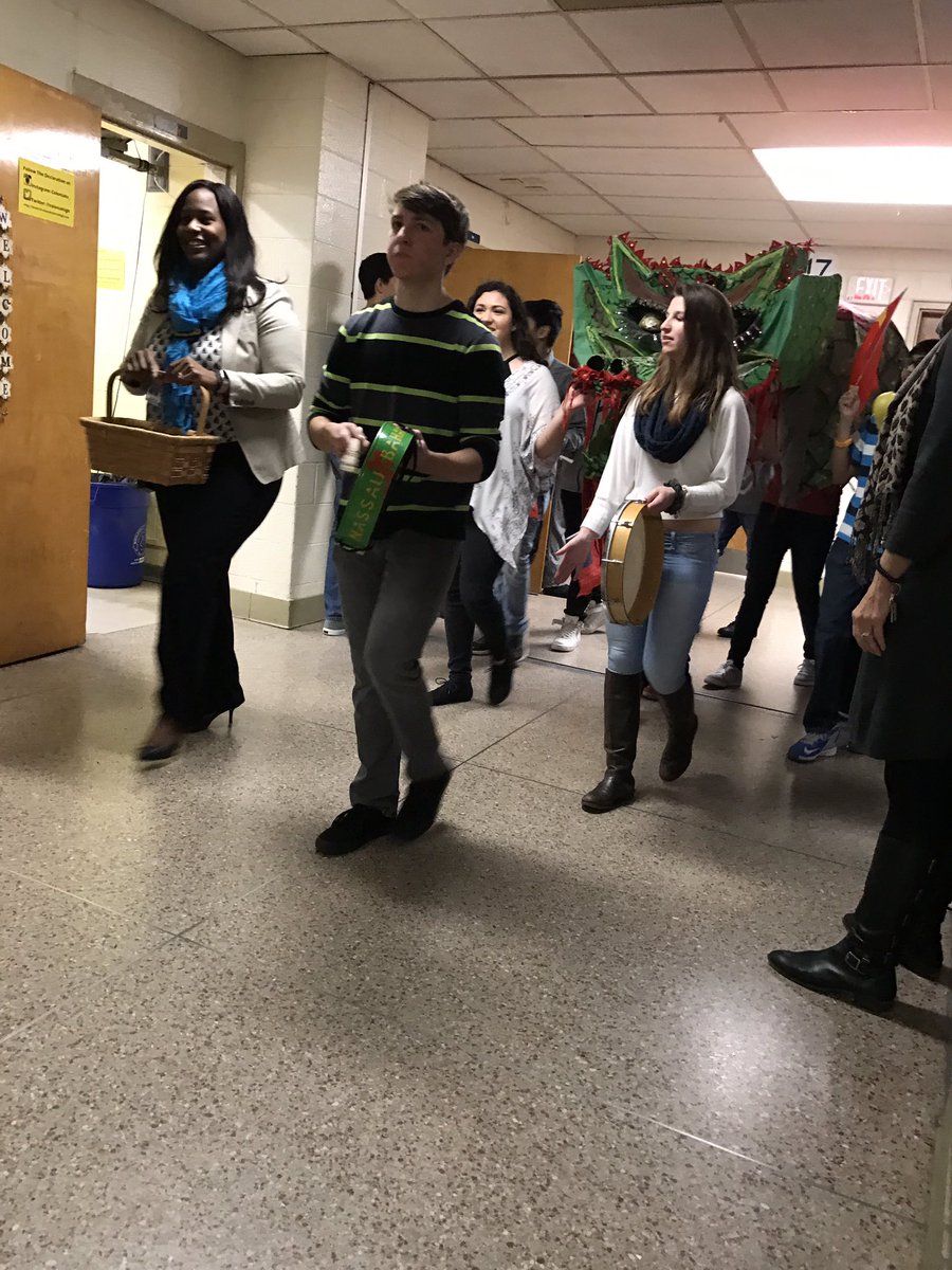AlexSavage_CHS's tweet photo. The Chinese classes celebrating the Chinese New Year today. This year is the year of the rooster 🐲🎍🐓 https://t.co/WGD2MHQ1P3