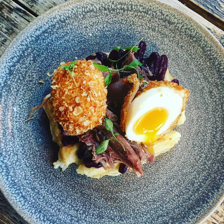 SetCafe's tweet photo. It's Friday!!! You should. Celebrate  with one of these #duckwaffle https://t.co/IWoLaR6BS8