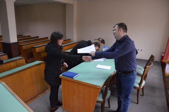 OpstinaZabalj's tweet photo. Uručene stipendije za najbolje studente u opštini Žabalj @cedomir_bozic https://t.co/cHlXexjLWx