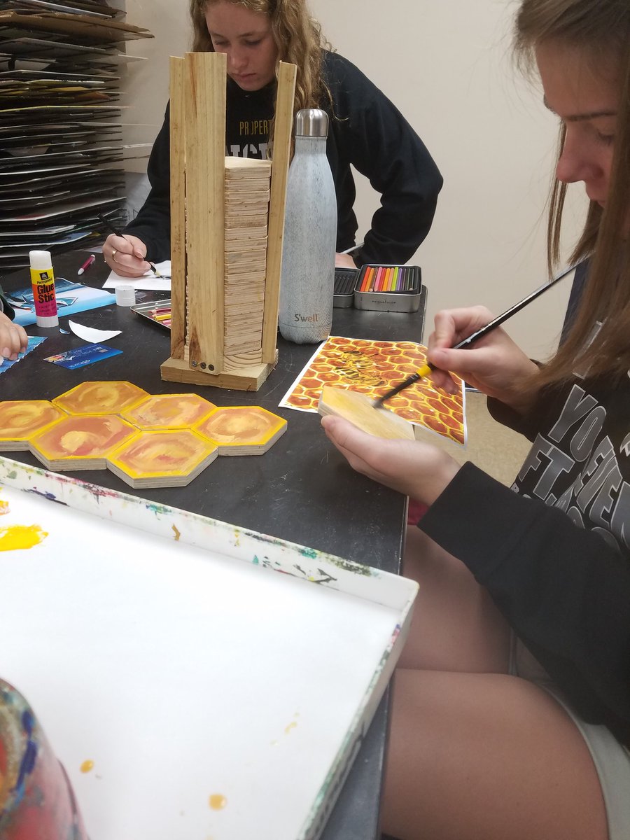 MrsGoldmanMiami's tweet photo. Creating art to raise awareness about the  importance of bees! #prepart #studentchoice #gslearning https://t.co/bX89W88G8A