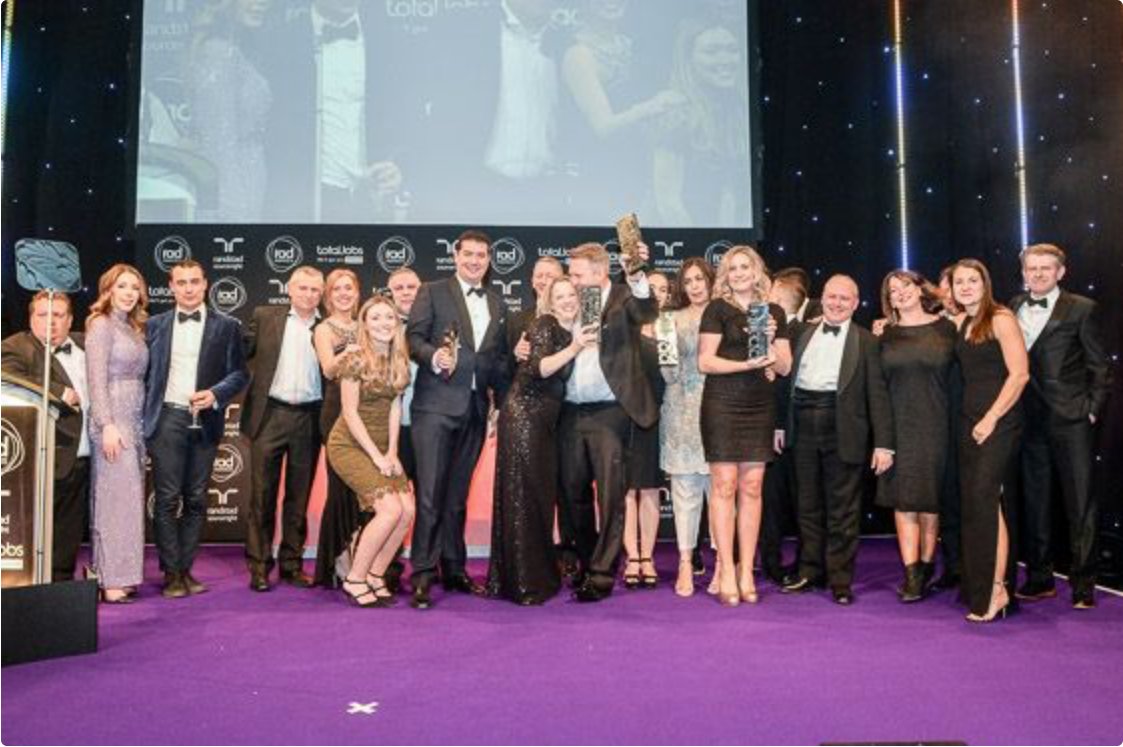 TonicTweeting's tweet photo. We love a team photo! Especially when there's an award to two involved. Great night at The RADs for a fantastic bunch. #thankseveryone https://t.co/Dmqy6RvS4f