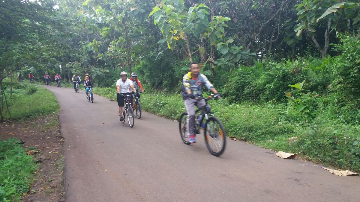 putrodewanto's tweet photo. #OlahRaga jumat pagi exploring alam sekitar Madiun: kare-to-caruban. #MNTreg5 https://t.co/msm7AQ8heM