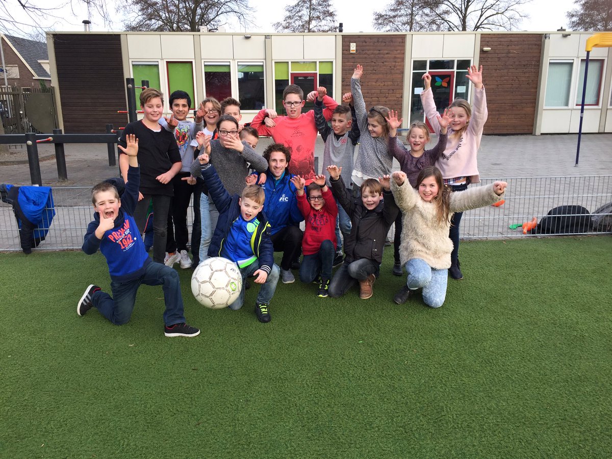 Buurtsport Oss-zuid!! 😁iedere vrijdag 14:15 @ONSwelzijn <a href="/BrabantWonen/">BrabantWonen</a> <a href="/gemeenteoss/">Gemeente Oss</a> <a href="/wijkraadosszuid/">Wijkraad OSS-ZUID</a> <a href="/BSPiusX/">BS Pius X</a> <a href="/SEC_Oss/">SEC</a>