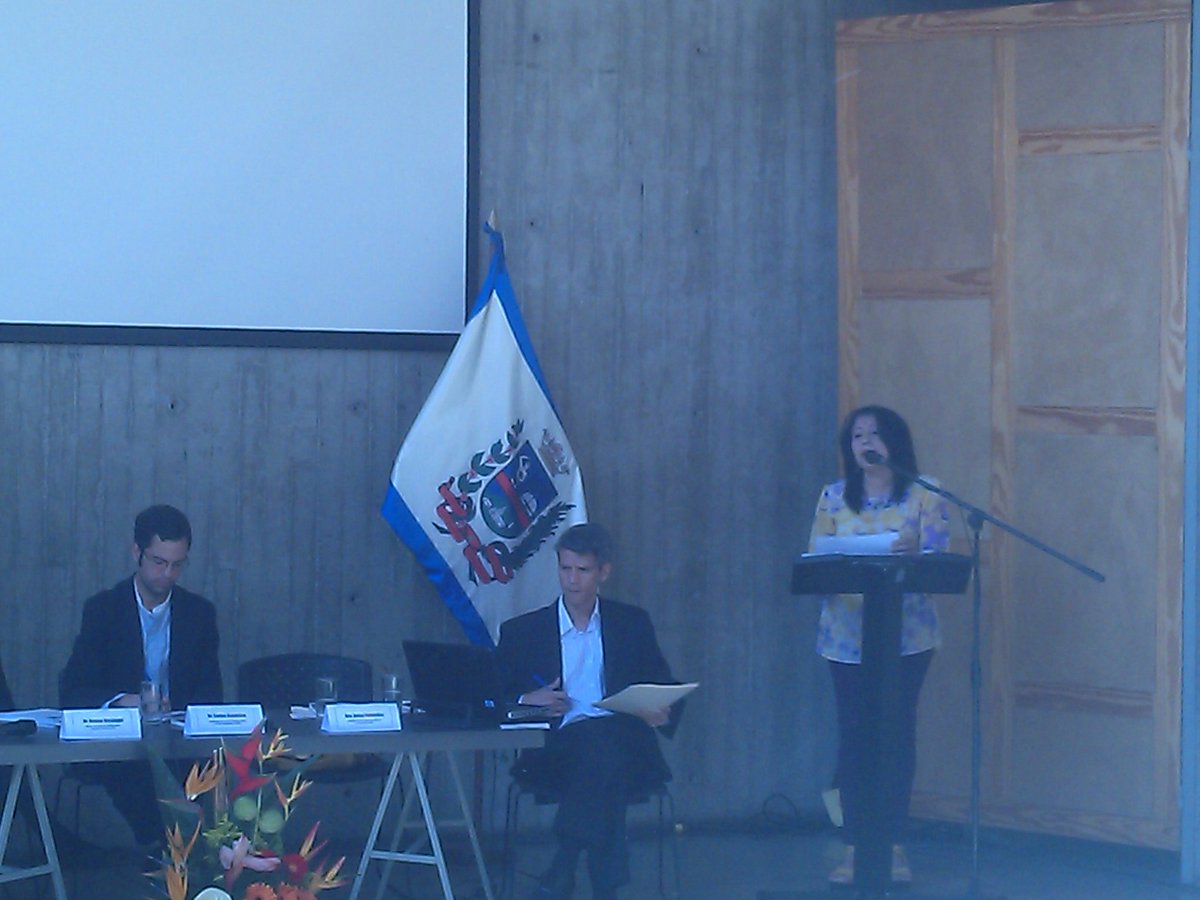 Dra. Betsy Fernández "La dignidad de la profesión docente debe ser rescatada"