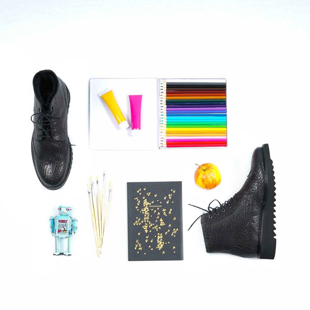 botticelli_nl's tweet photo. Handgemaakte, leren veterboots voor de winter, want ook nog eens gevoerd. Hoe zou jij deze boots dragen? #ootd #flatlay #inspiration https://t.co/rVhvDrPQoO
