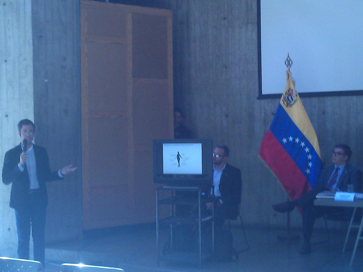 Dr. Carlos Calatrava "No debemos caer en diálogos porque digan que ya no van a aplicar la reforma curricular"