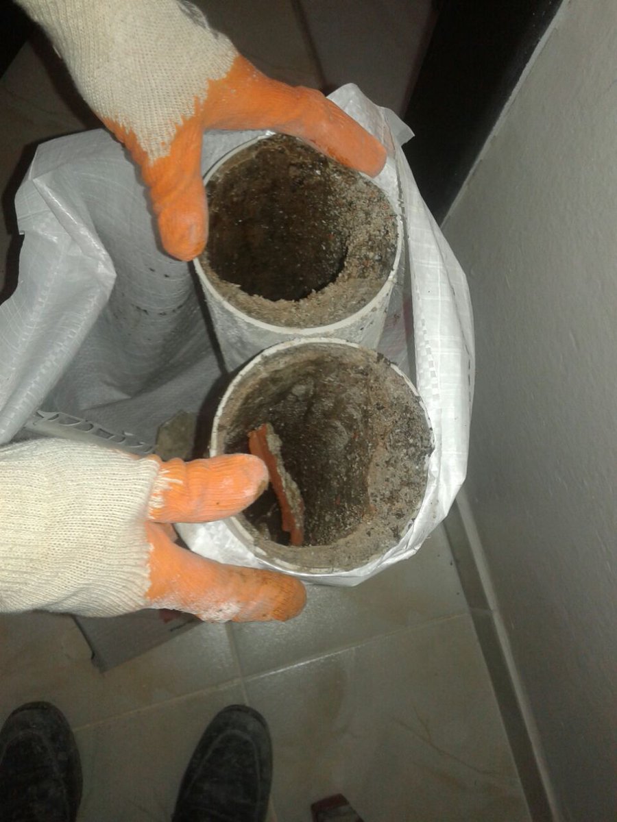 KadirAk56397431's tweet image. Atıklardan #tikanmis kirli #borular yenileri ile değiştirilmiş #AKYÜZTESİSAT