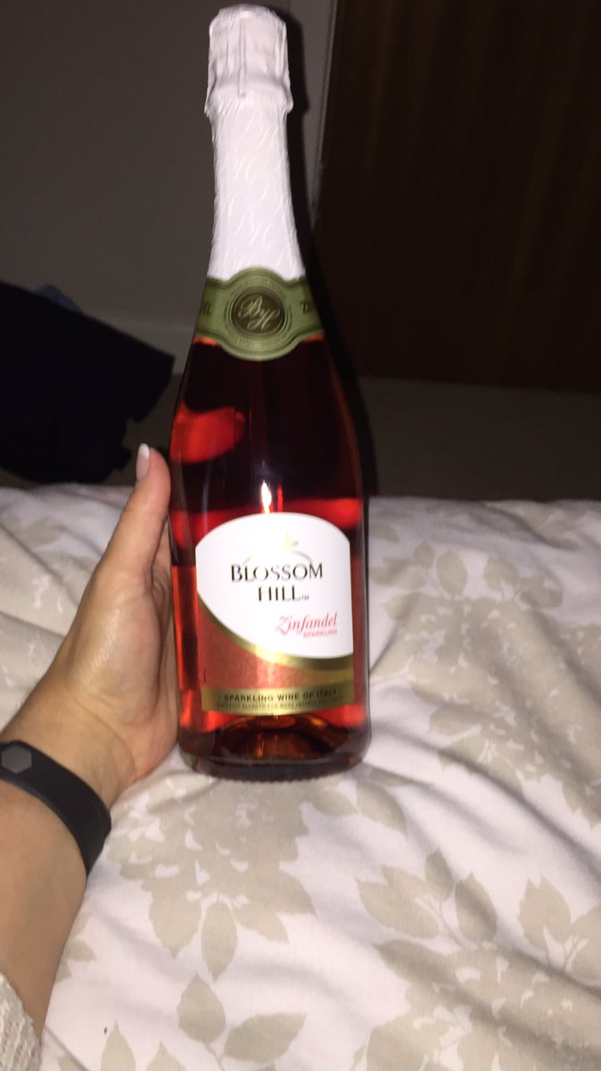 Crazymum01's tweet photo. This is for later! Birthday treat! https://t.co/aCJYLqseQs