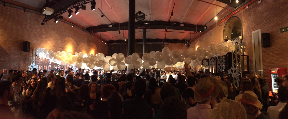 vi_cervantes's tweet photo. Som-hi amb la @LaFestaDelPtus #festaptus #iiiiiiiiiiiiiii #AntigaFabricaDammcat https://t.co/y3tuZOnXdL