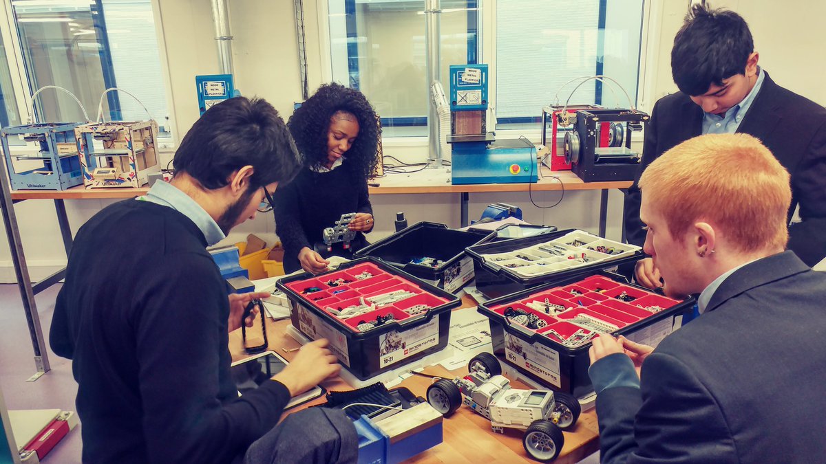 ldeengmark's tweet photo. Power of Lego. Yr12 learning microprocessors the fun way!@LDE_iguru @VPLDEUTC @JoshGraphicscom @GeoffreyJFowler @LDEUTC @LegoMasterLDE @geek https://t.co/0MMbDt8aLh