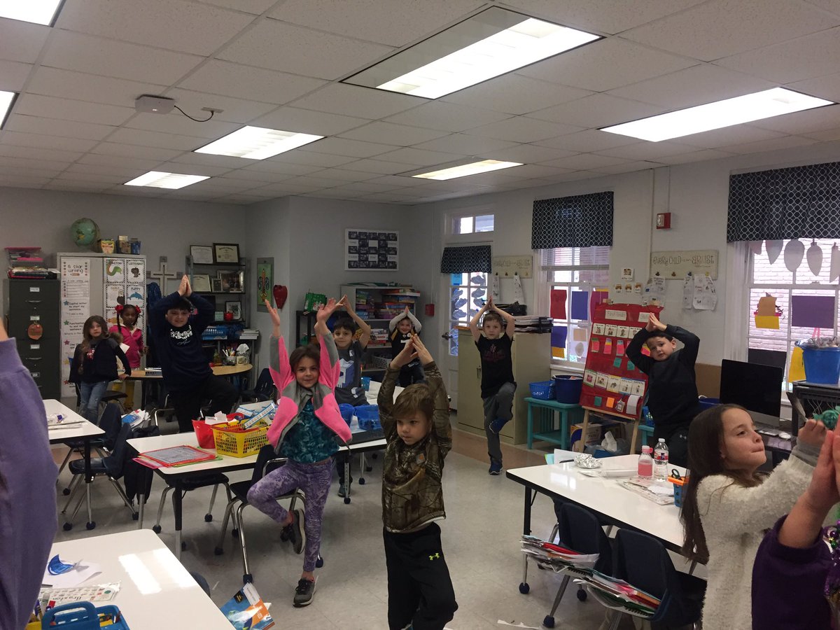 BlueGators1st's tweet photo. Free @Scholastic @ScholasticTeach yoga game for brain break today! #ascensionbluegators #1stchat #scholastic #yoga https://t.co/XMIWgHrLtK