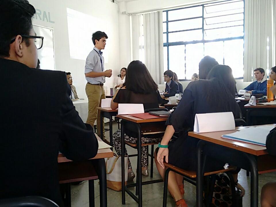 TelesurFraimun's tweet photo. Empieza el debate en la Asamblea General #FRAIMUN2017 https://t.co/77pyG1dgWx