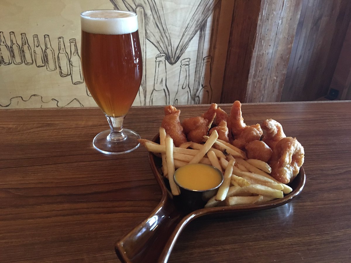 Louie's demise beer battered shrimp paired with an MKE Brewing Co. fizzy lifting ale!