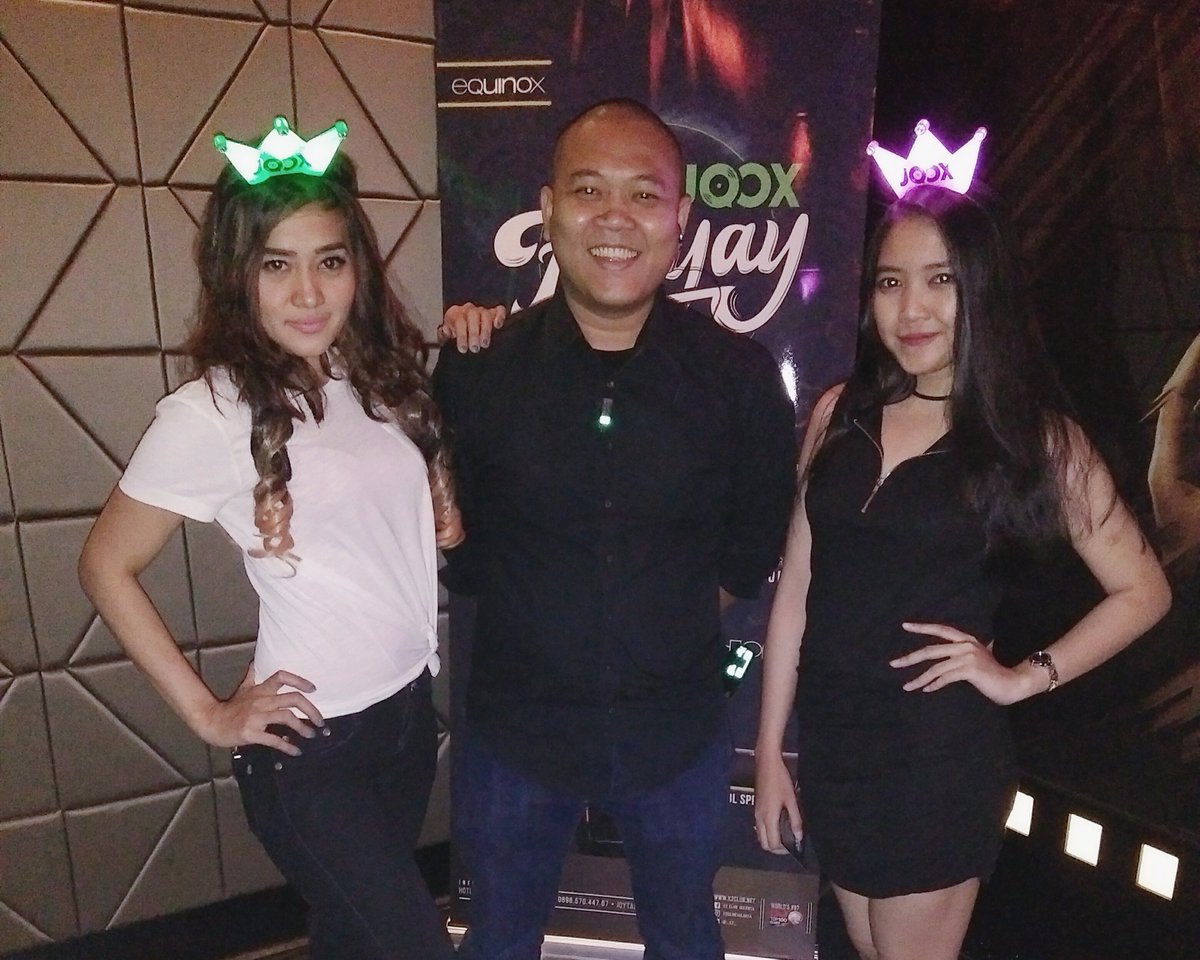 rahmaaey's tweet photo. #JOOXFriYayX2 #JOOXNight https://t.co/sGEAP2YEDi