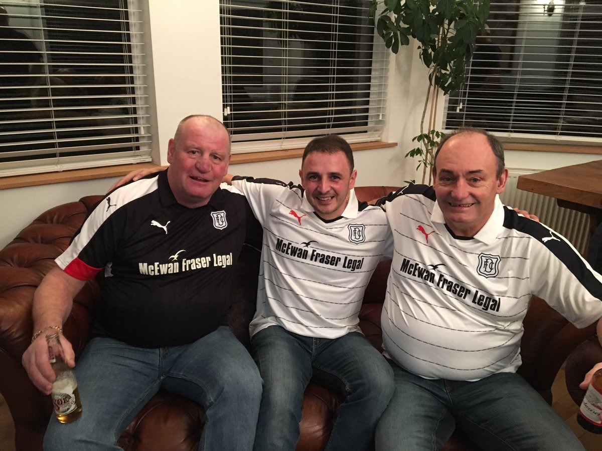 DundeeFC_MFL's tweet image. Meet our #HomeAlone winner - Angus Gallachar!  Glennie and Scrimgeour have arrived to watch the match with him.  Pizza, beer and legends. ⚽️