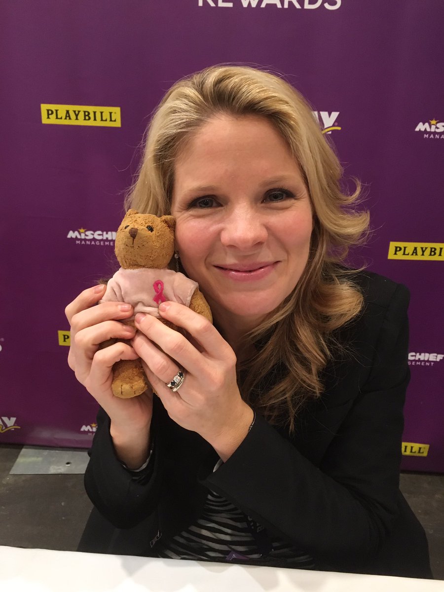 lisawalkscom's tweet image. THANK YOU to @kelliohara for participating in #projectteddybear at #BroadwayCon! #savetheboobs #fightbreastcancer lisawalks.com