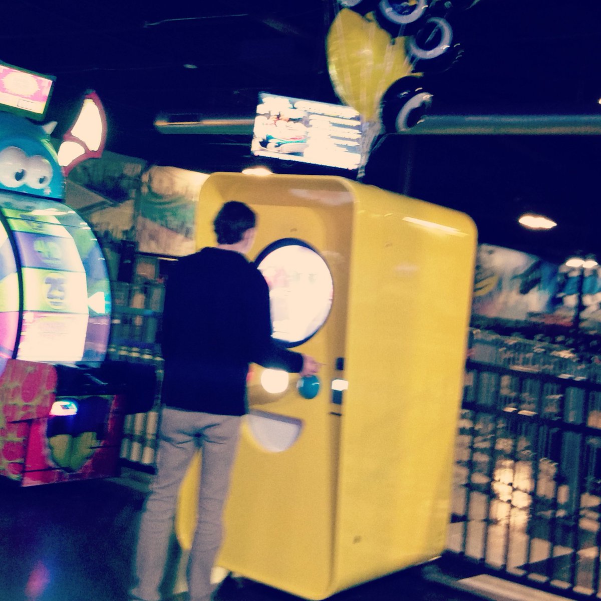 Dayton_Local's tweet image. #snäpchat #snapbot #spectacles! @Scene75