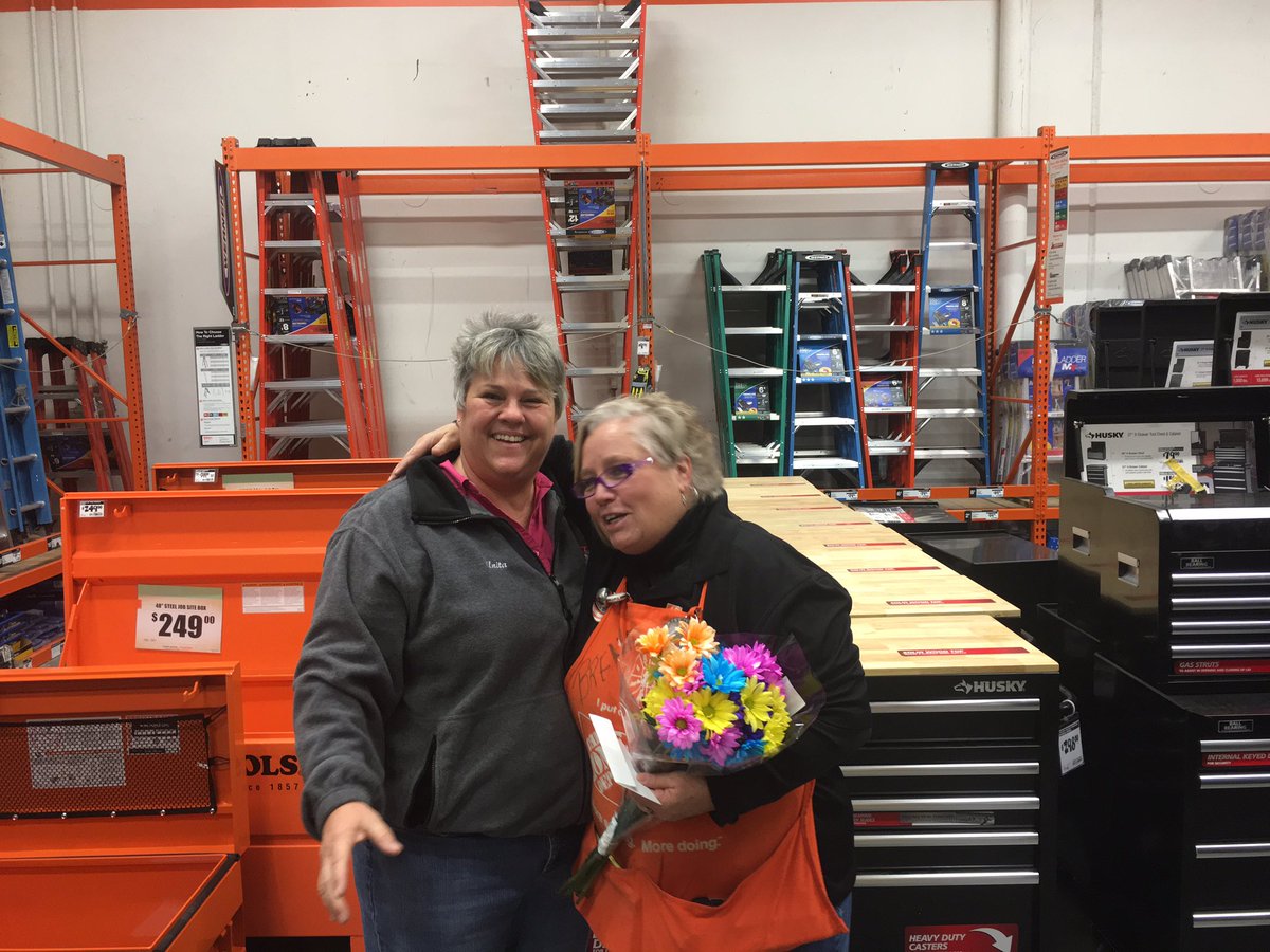 michaelglen1's tweet image. Congratulations to Brenda! Great job driving commercial credit! Keep up the great work! #creatingloyalty
