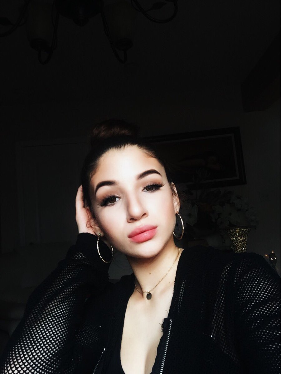 miyamiklassic's tweet photo. My bitch is rad and goofy https://t.co/GbxJocNd8f