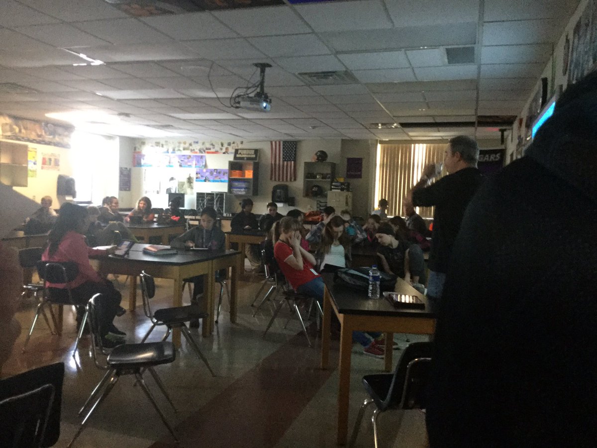 vanyamunce's tweet photo. 8th GRADE TECH! DAY.
#HURONTIGERS.  #HMSTIGERS #MATHROCKS. https://t.co/bdD2t52cYZ