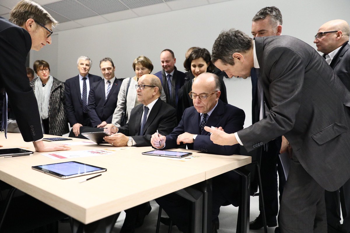 regionbretagne's tweet photo. Pour JYLeDrian, le #campusnum @UBretagneLoire est "une réussite exceptionnelle, pilier d'1 ambition numérique globale en #Bretagne https://t.co/CzW53FSe5Y