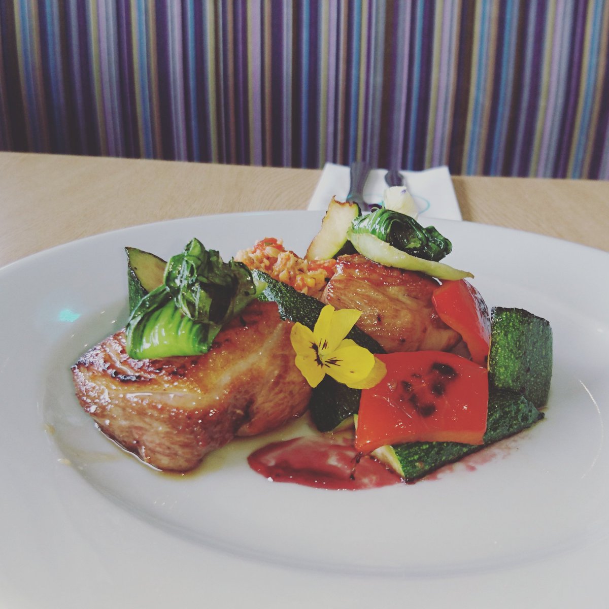 francosfishbar's tweet photo. Maple roasted duck, courgette, red pepper, tomato cauliflower cous cous, pak choi @castellhowell @KESupplieswales @Davies_Clothing @Eating https://t.co/AGHNjEMQjo