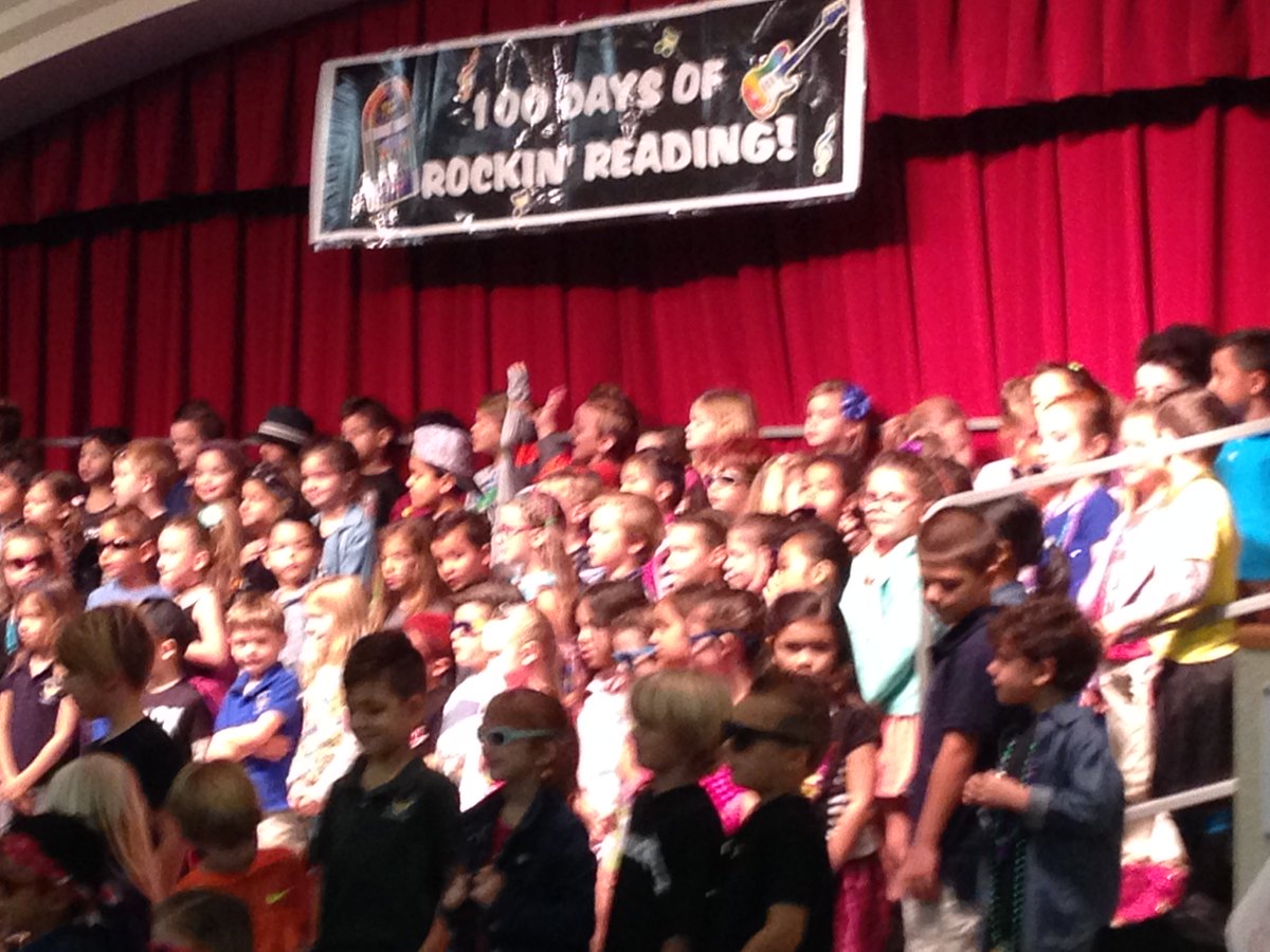 MarshPointeEl's tweet photo. Kinders #CelebratingLiteracyWeek & #100DaysofSchool w/ their Rockin' Reading Rockstars concert. Ss buddy read w/ parents @pbcsd @rwerner123 https://t.co/Pvb2yhGvip