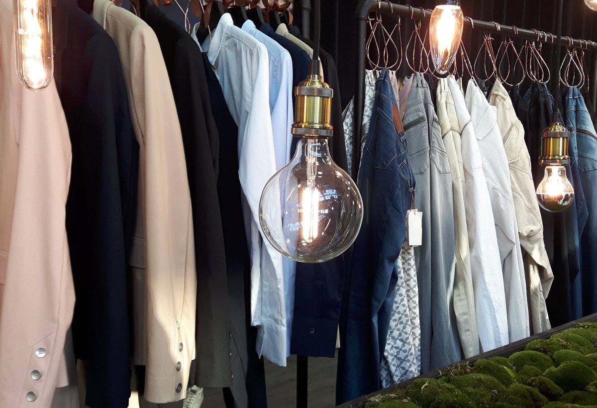 AsOneLFE's tweet photo. #fbf to last week @PREMIUMberlin - details in #berlin. #colourways #fashion #menswear #aw17 #chiclighting #berlinfashionweek https://t.co/b161fMtrKh