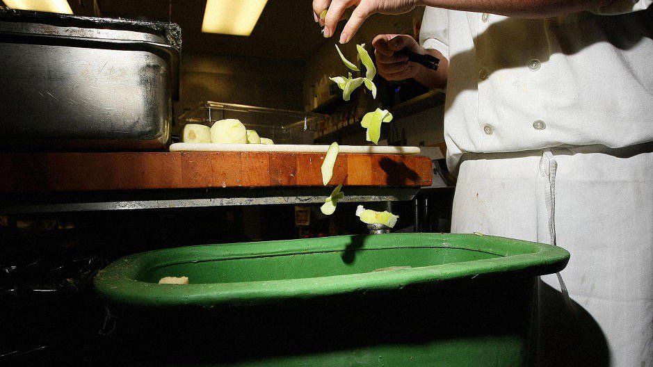 How did Denmark spark its miraculous food-waste reduction? ht.ly/BU8u308pG4d by <a href="/mistercharlie/">Charlie Sorrel</a> #foodwaste