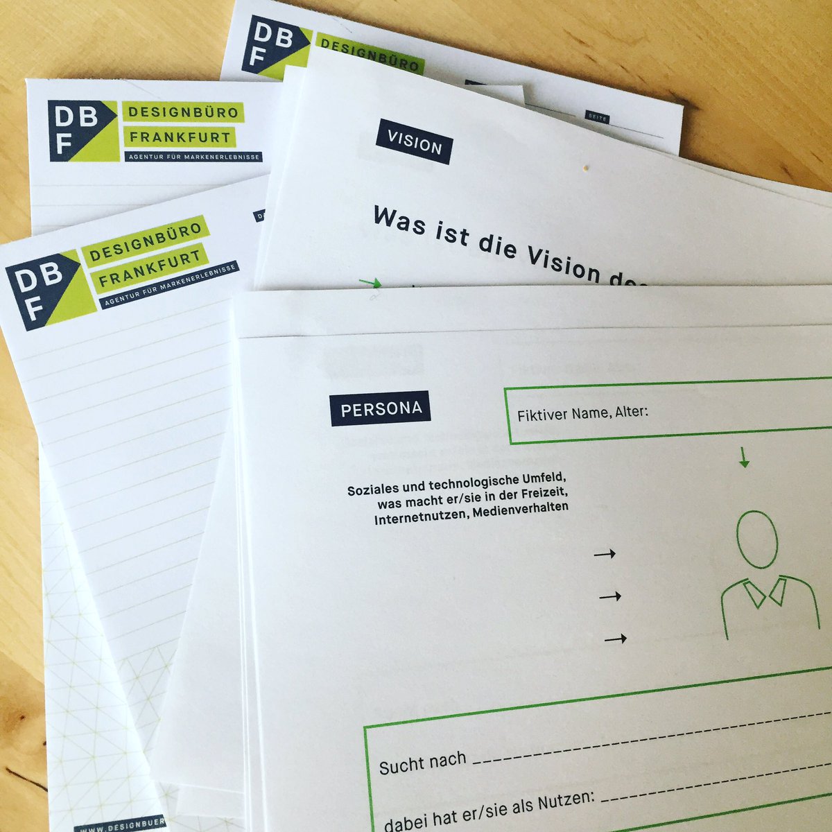 DesignbueroFFM's tweet photo. #Workshop mit Kunden Done. Hat viel Spaß gemacht. #persona #vision #digital #servicedesign #design #userexperience #ux https://t.co/npYtWR1tYN