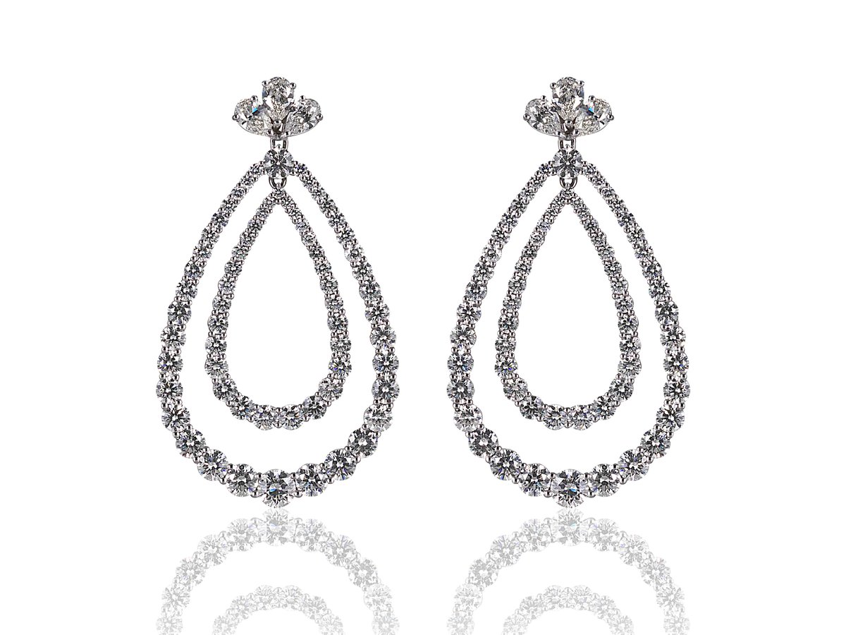 Eye catching diamond earrings..... #diamondearrings #finejewellery #iwant #eveningjewellery #diamonddropearrings  #earringsoftheday