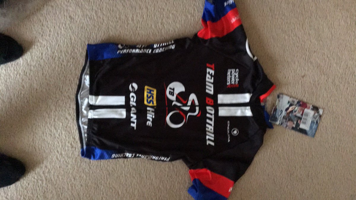 kate_bottrill's tweet photo. @TeamBottrill @endura @GiantUK @HSSHire @Pedalcover loving the the youngest members kit he's very proud of it!! https://t.co/HEXaZpAkKw