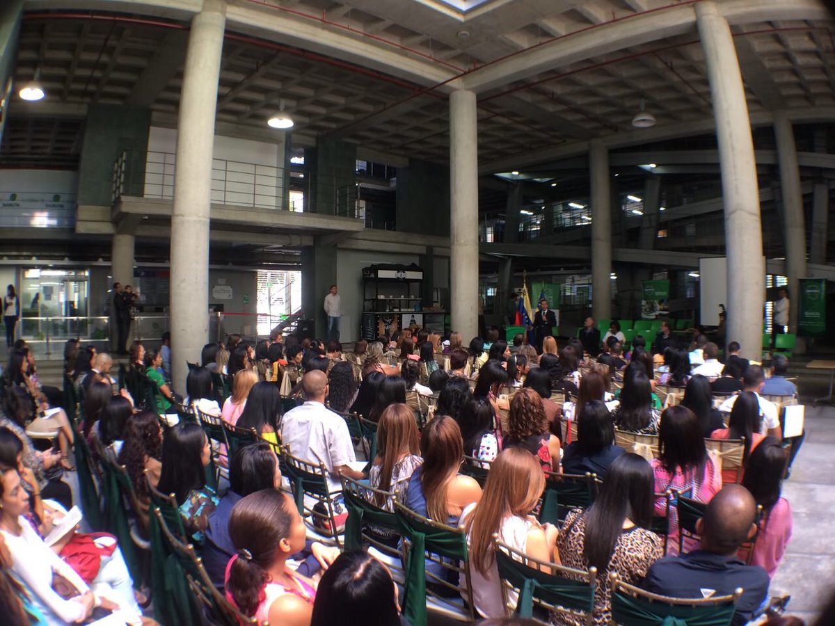 GerardoBlyde's tweet image. Hoy reconocimos labor de maestros de nuestras escuelas municipales. Les pedimos inspirar a nuestros niños sobre el futuro y su papel en él