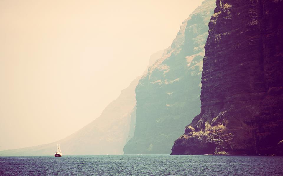 Planor_am's tweet photo. ¿Todavía no conoces #LosGigantes? ¡Aquí tienes algunas propuestas para descubrir una de las maravillas de #Tenerife! https://t.co/DILSD1oo1F https://t.co/xCXpdoTICe